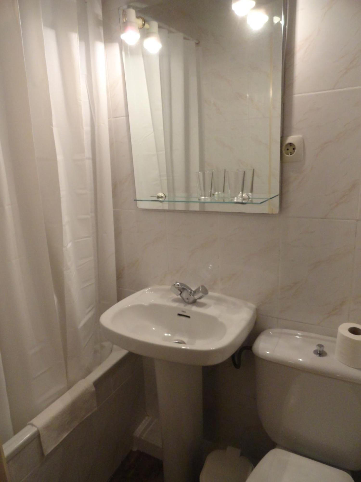 Hostal Alistana Madrid Eksteriør bilde