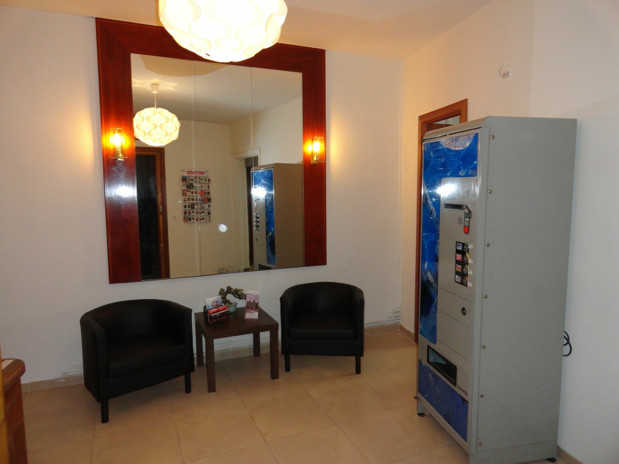 Hostal Alistana Madrid Eksteriør bilde