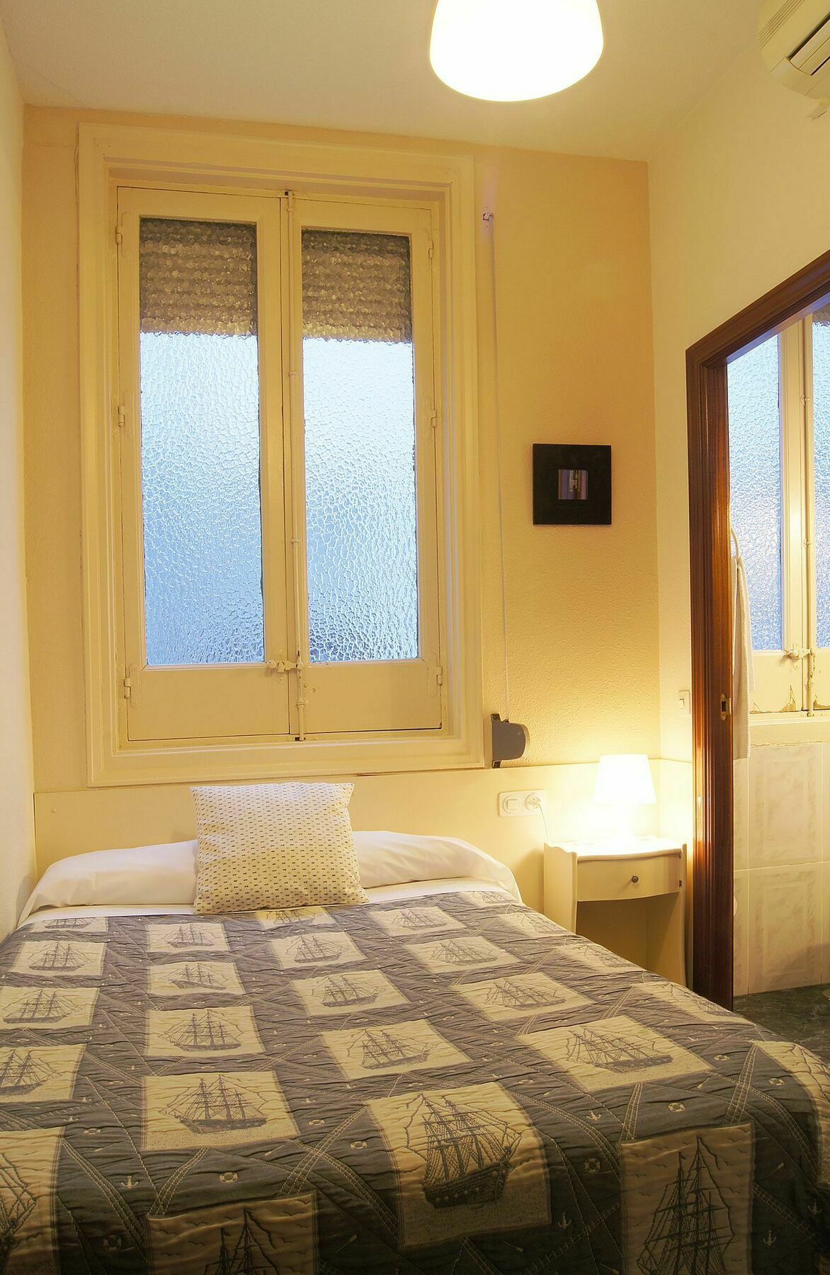 Hostal Alistana Madrid Eksteriør bilde