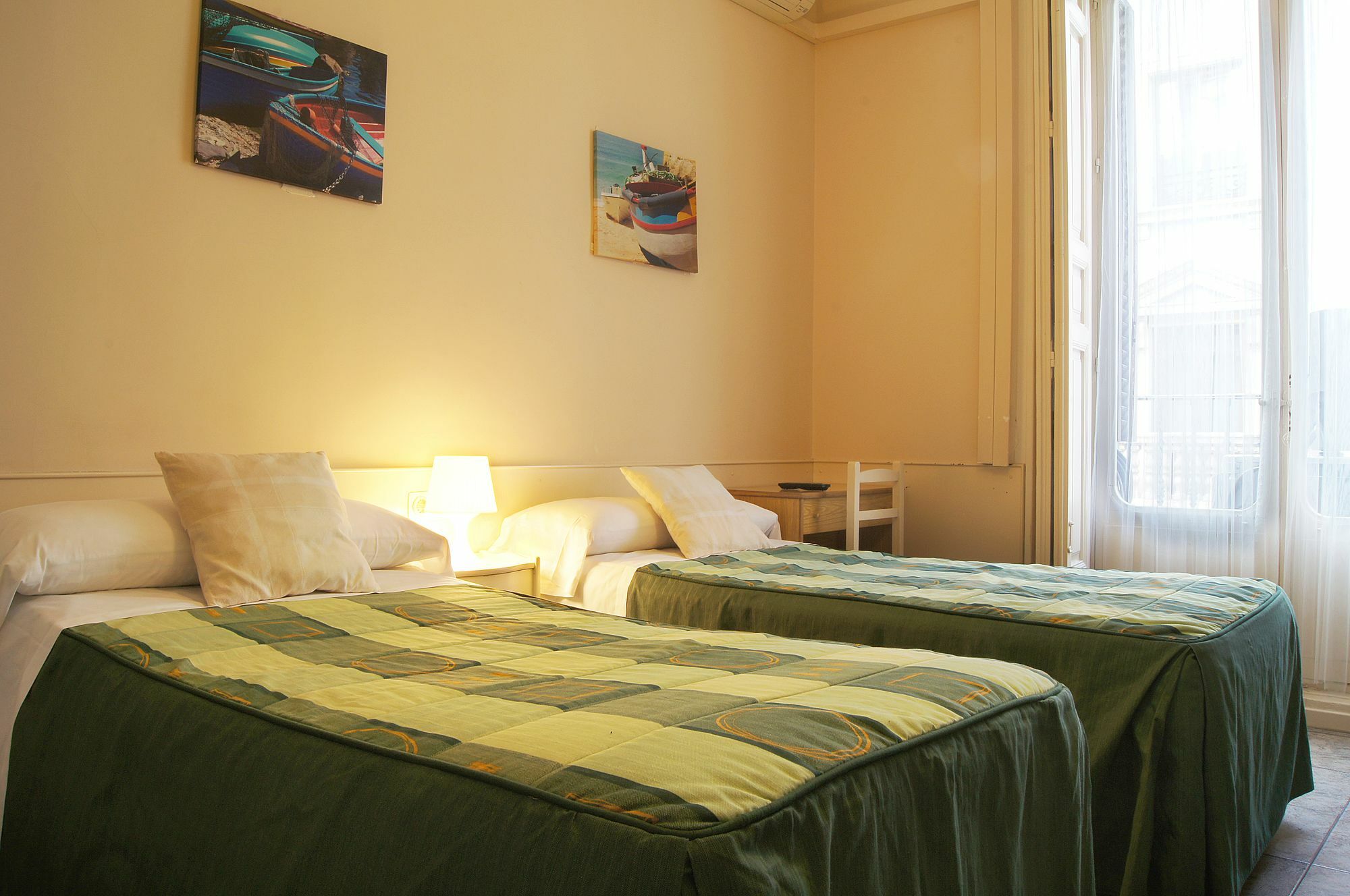 Hostal Alistana Madrid Eksteriør bilde